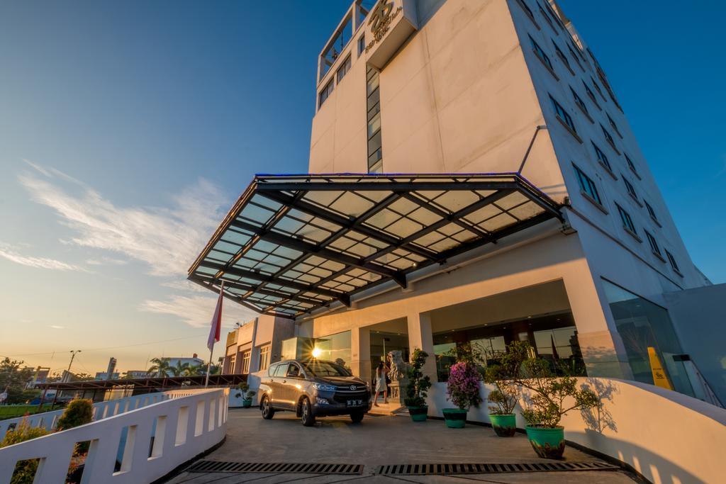 Sintesa Peninsula Hotel Palembang Exterior photo