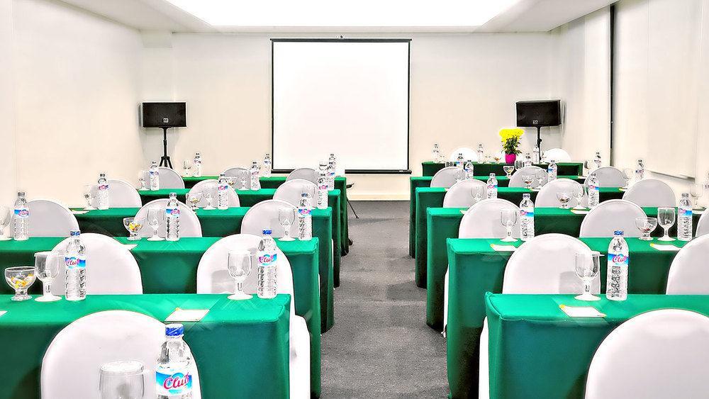 Sintesa Peninsula Hotel Palembang Exterior photo