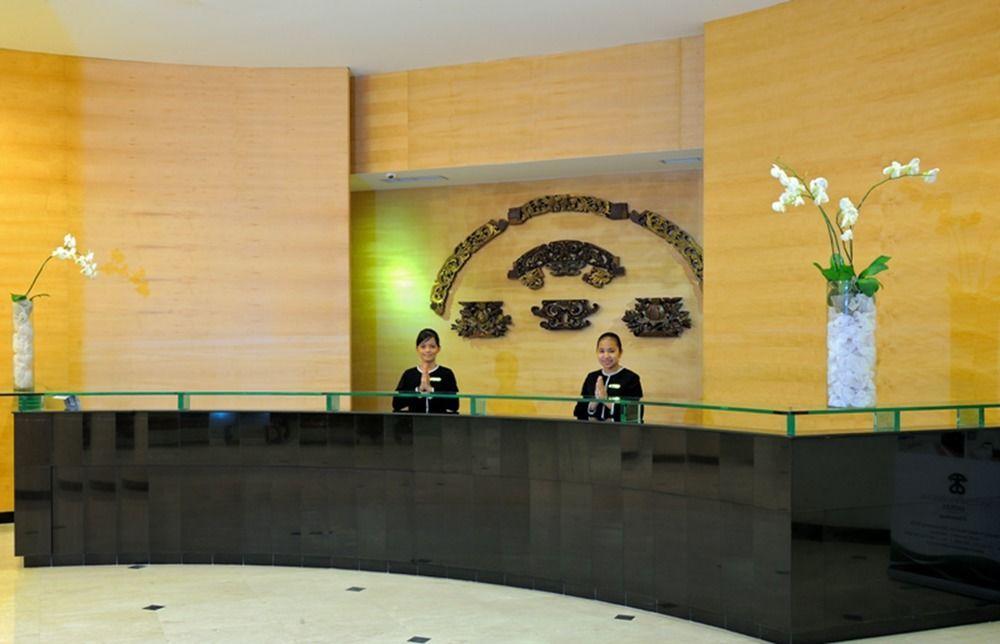 Sintesa Peninsula Hotel Palembang Exterior photo