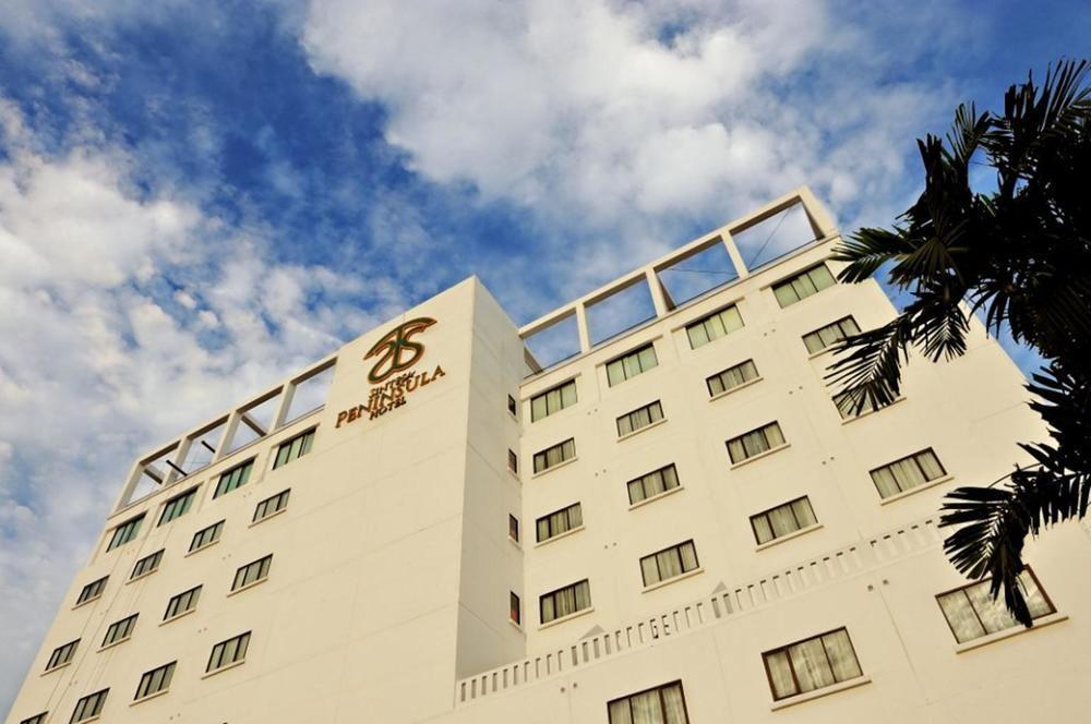 Sintesa Peninsula Hotel Palembang Exterior photo