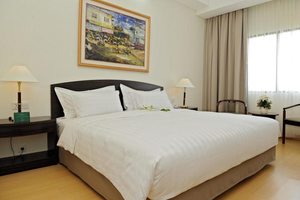 Sintesa Peninsula Hotel Palembang Exterior photo