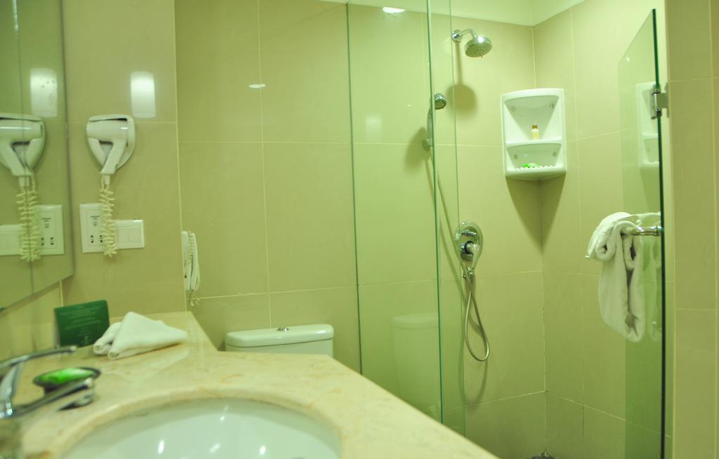 Sintesa Peninsula Hotel Palembang Exterior photo