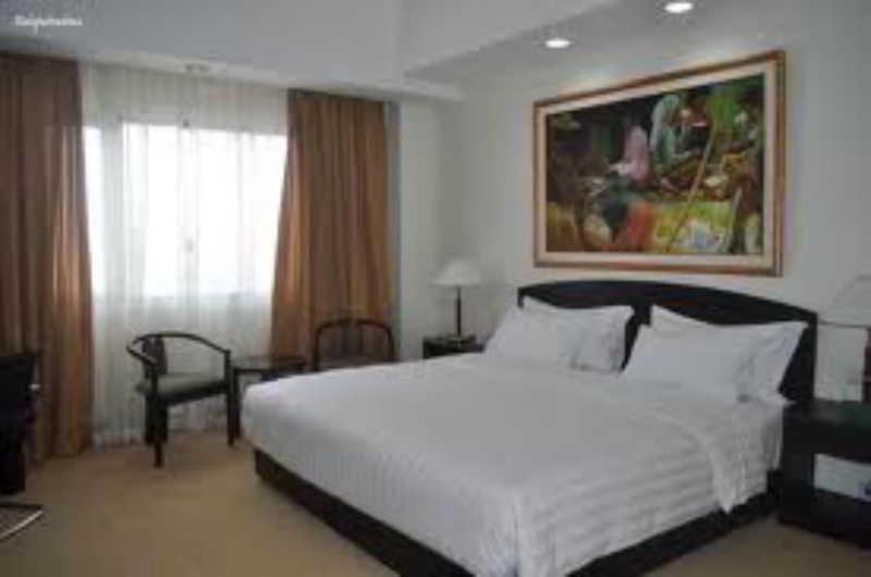 Sintesa Peninsula Hotel Palembang Exterior photo