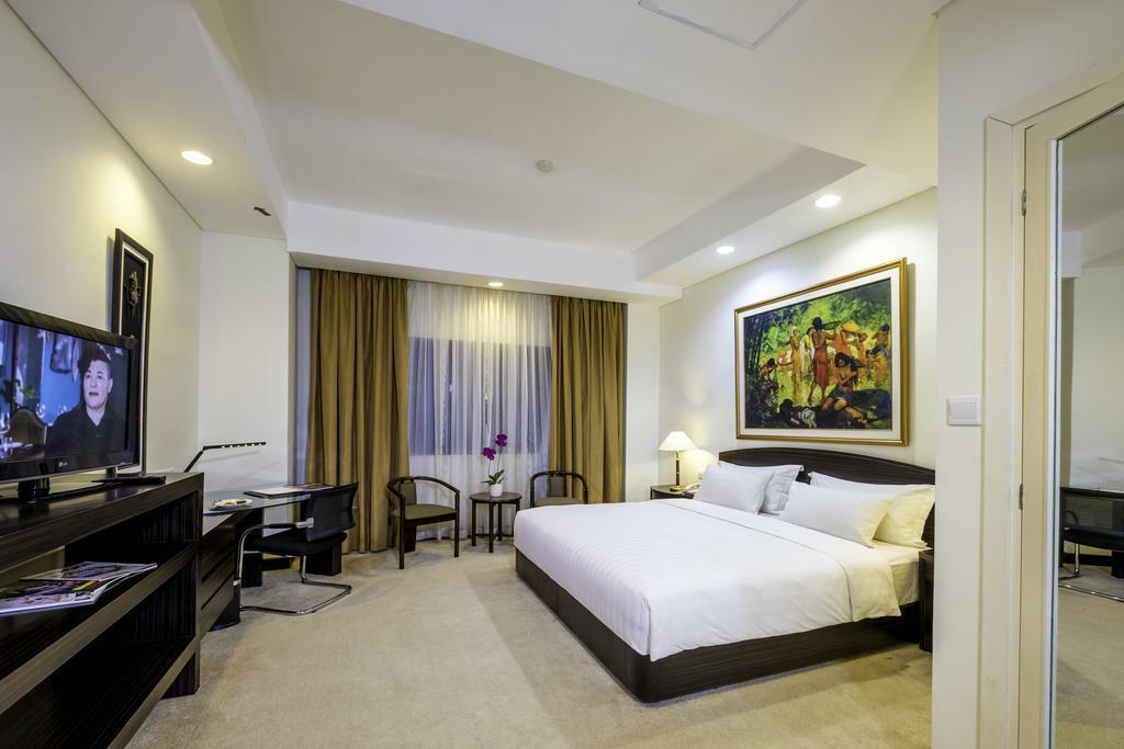 Sintesa Peninsula Hotel Palembang Exterior photo